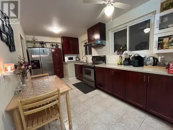 Toronto (hillcrest Village), ON M2H2P6,336 HOLLYBERRY TRAIL