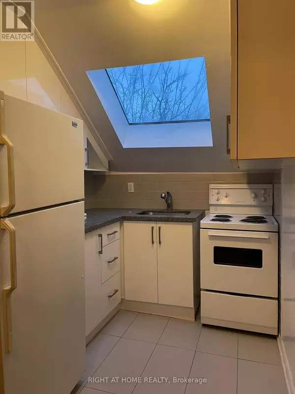 176 Spadina RD #5, Toronto (annex), ON M5R2T8