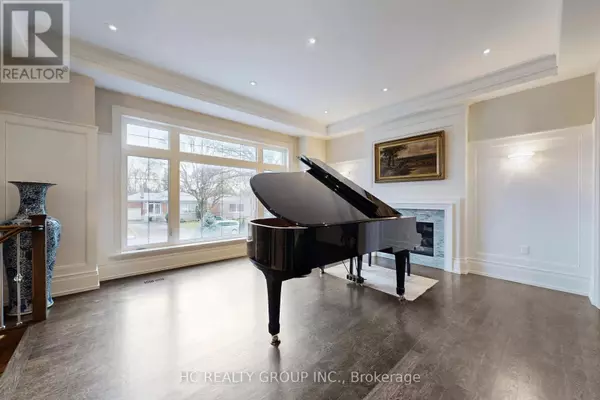 Toronto (willowdale West), ON M2R1A3,256 PARK HOME AVENUE