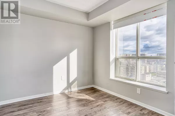 Toronto (thorncliffe Park), ON M4H1P2,21 Overlea BLVD #312