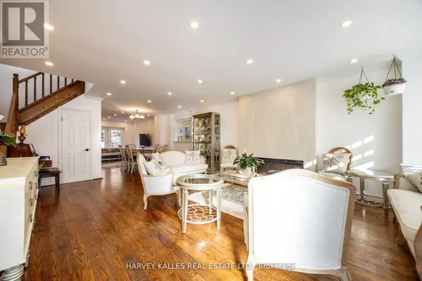 Toronto (bedford Park-nortown), ON M5M2K6,204 BROOKE AVENUE