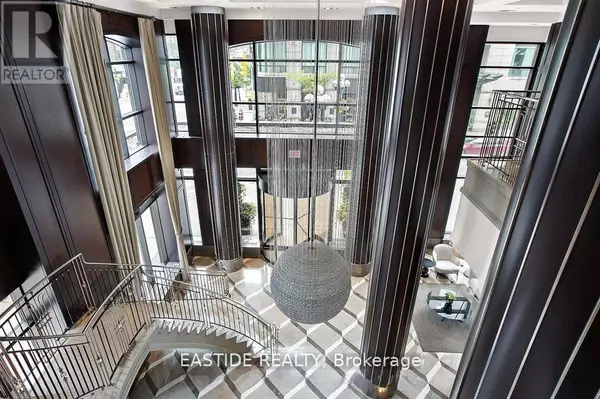 Toronto (annex), ON M5R3V7,68 Yorkville AVE #303