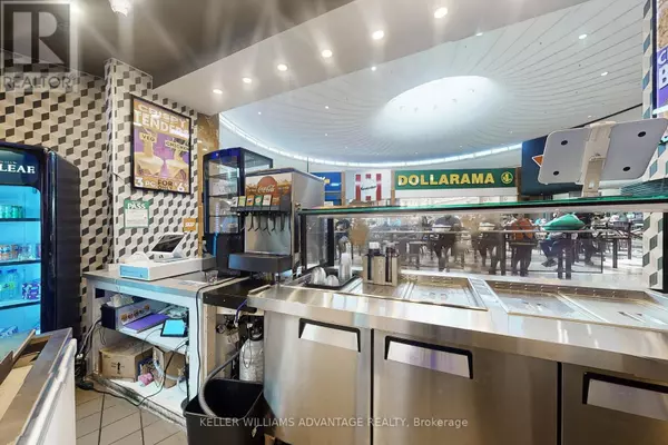 Toronto (newtonbrook West), ON M2M3X4,6464 Yonge ST #114