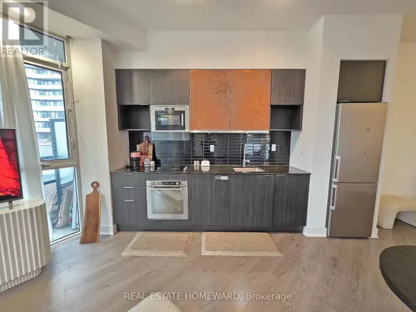 Toronto (banbury-don Mills), ON M3B3S5,205 The Don WAY West #99