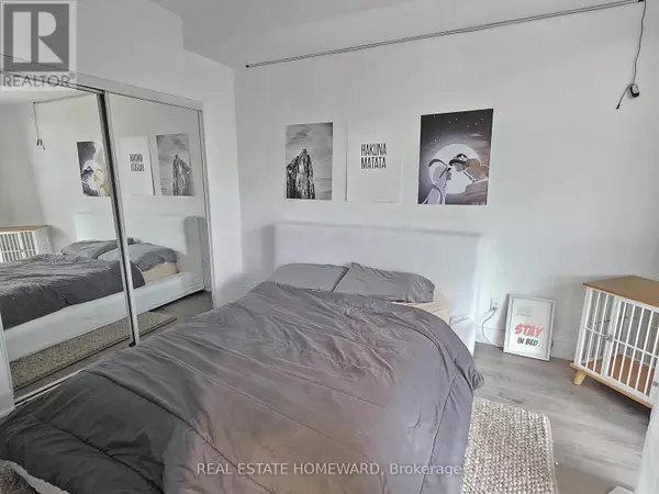 Toronto (banbury-don Mills), ON M3B3S5,205 The Don WAY West #99