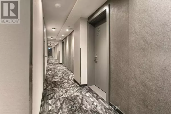 Toronto (annex), ON M5R2W9,11 Walmer RD #403