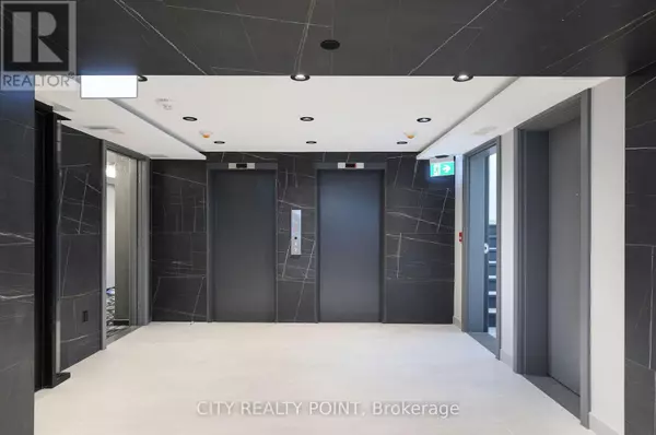 Toronto (annex), ON M5R2W9,11 Walmer RD #403