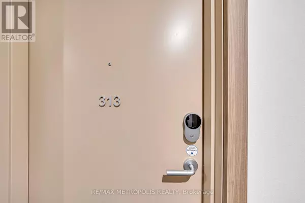 Toronto (banbury-don Mills), ON M3C0S6,1 Kyle Lowry RD #313