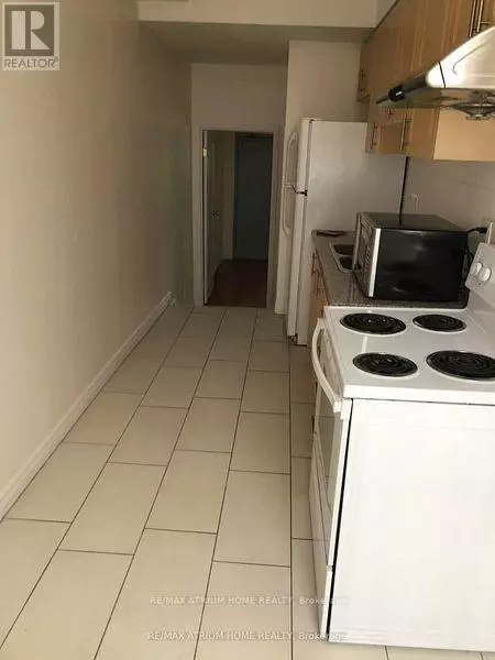 Toronto (kensington-chinatown), ON M5T2G6,413 Spadina AVE #301