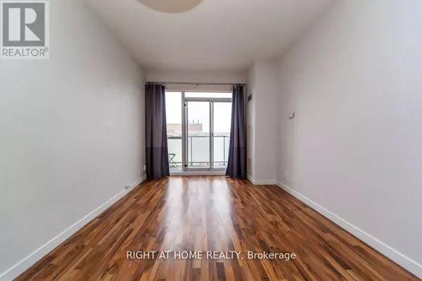 Toronto (niagara), ON M6K3M8,1005 King ST West #917