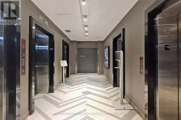 Toronto (bay Street Corridor), ON M5S0A6,65 St Mary ST #703