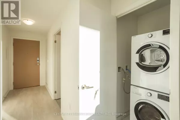 Toronto (banbury-don Mills), ON M3C0S4,1 Quarrington LN #615