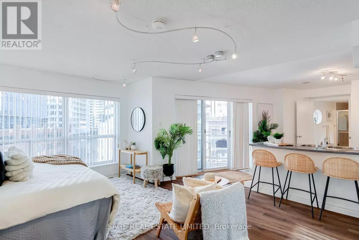 Toronto (waterfront Communities), ON M5V3M3,600 Queens Quay West #819