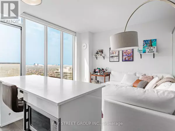 Toronto (kensington-chinatown), ON M5G1S9,426 University AVE #4101