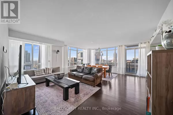 Toronto (waterfront Communities), ON M5J0A7,65 Bremner BLVD #4305