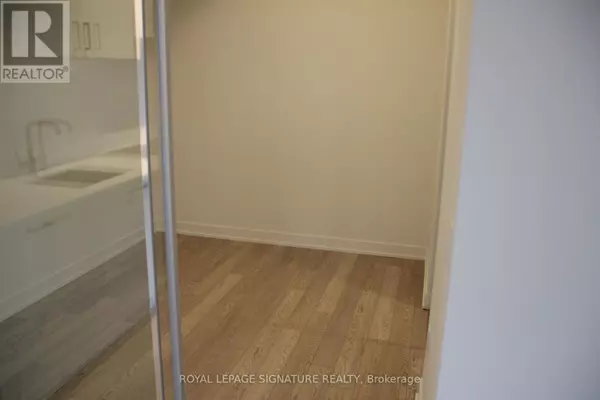 Toronto (banbury-don Mills), ON M3C0S4,1 Quarrington LN #1014