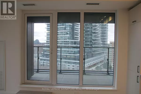 Toronto (banbury-don Mills), ON M3C0S4,1 Quarrington LN #1014