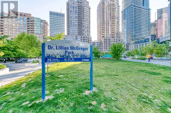 Toronto (bay Street Corridor), ON M4Y0G4,11 Wellesley ST West #612