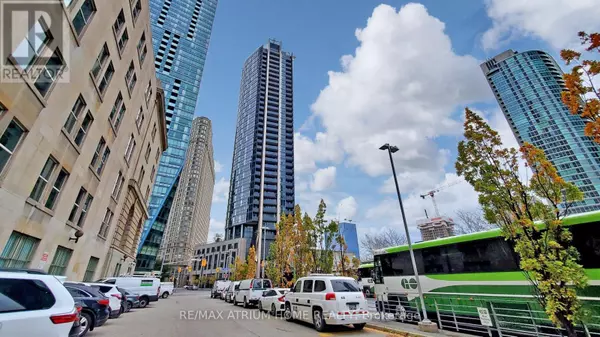 Toronto (waterfront Communities), ON M5E0A8,1 The Esplanade #3205