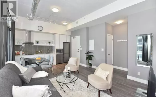 Toronto (banbury-don Mills), ON M3C2E9,75 The Donway West #713