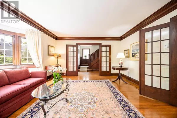 Toronto (forest Hill South), ON M5P2N3,241 FOREST HILL ROAD