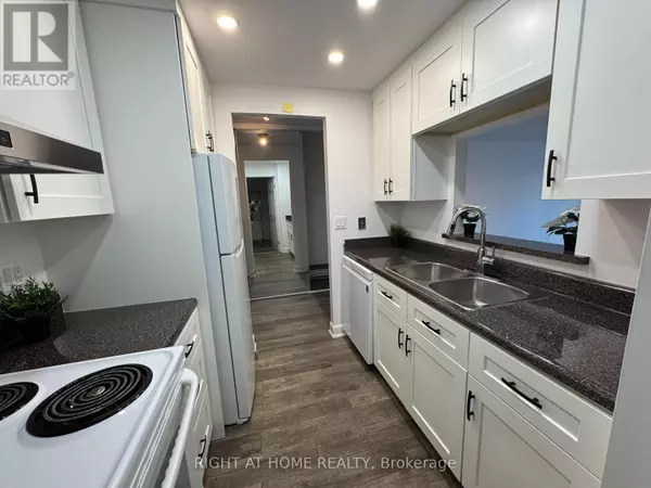 Toronto (banbury-don Mills), ON M3C3M8,5 Concorde PL #306