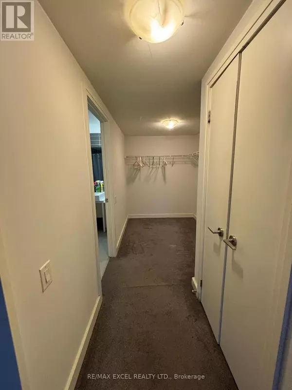 Toronto (niagara), ON M6K1X6,5 Hanna AVE #525