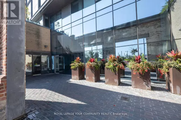 Toronto (waterfront Communities), ON M5A3L2,390 Cherry ST #705