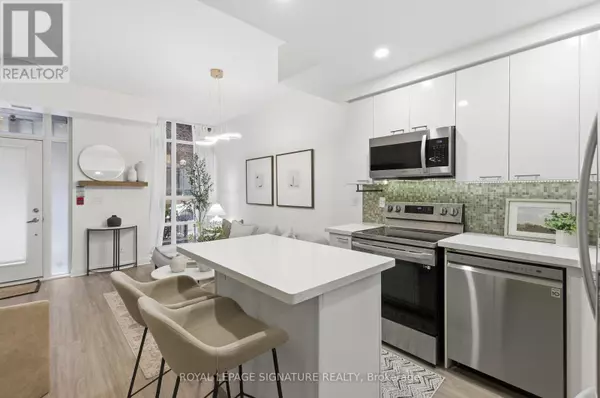 Toronto (niagara), ON M5V0A7,15 Bruyeres Mews #105