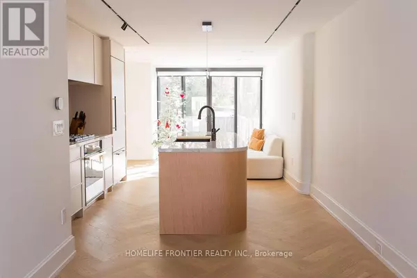 Toronto (leaside), ON M4G2W1,127 GLENVALE BOULEVARD