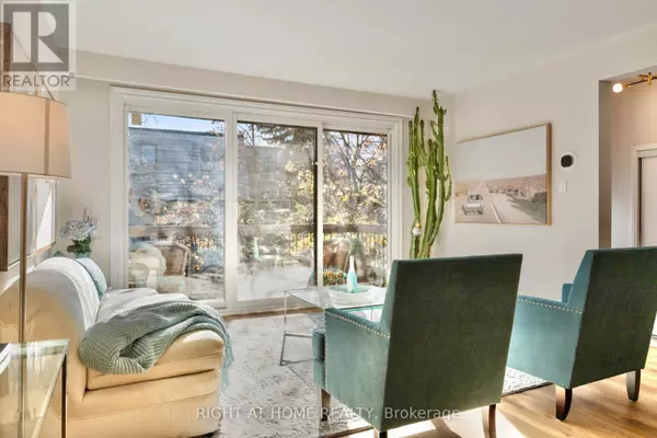 Toronto (westminster-branson), ON M2R3H7,2 Wooded Carse WAY #13