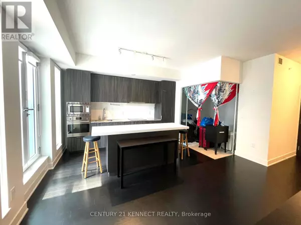 Toronto (bay Street Corridor), ON M5S2A2,955 Bay ST #312