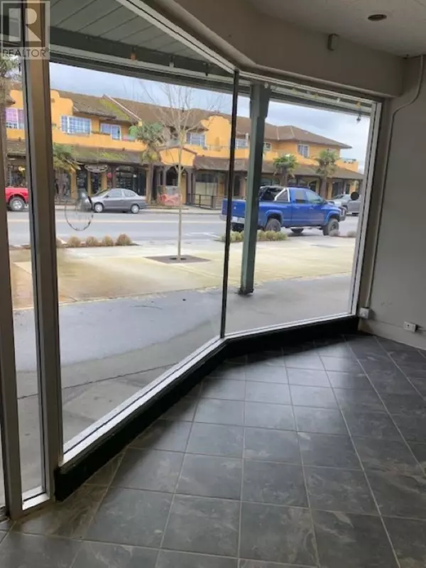 Sechelt, BC V0N3A0,5523 WHARF AVE #103