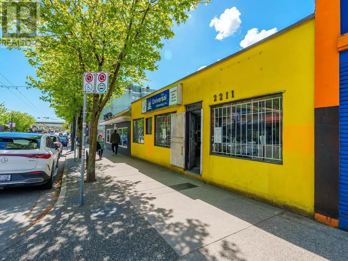 Vancouver, BC V5N4B6,2211 COMMERCIAL DRIVE