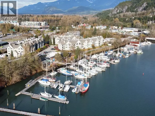 Squamish, BC V8B0K2,1472/1476 PEMBERTON AVENUE