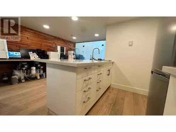 Vancouver, BC V5Y3X2,338 West 8TH AVE #202