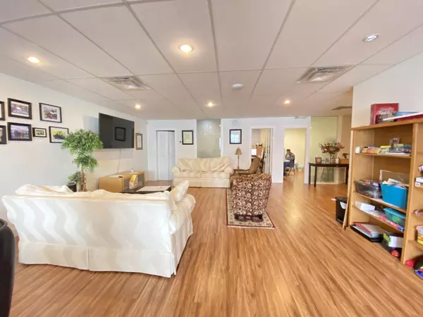 Surrey, BC V3W2V3,12837 76 #205