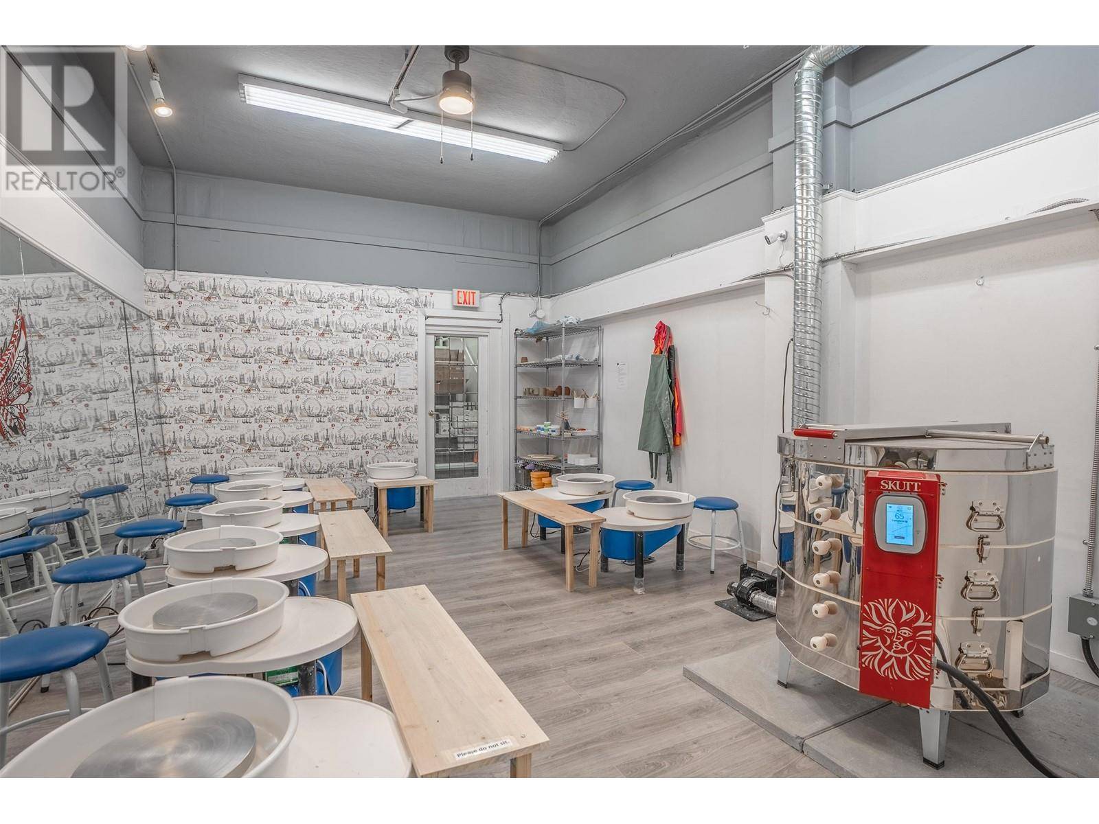 New Westminster, BC V3M1A8,665 COLUMBIA STREET