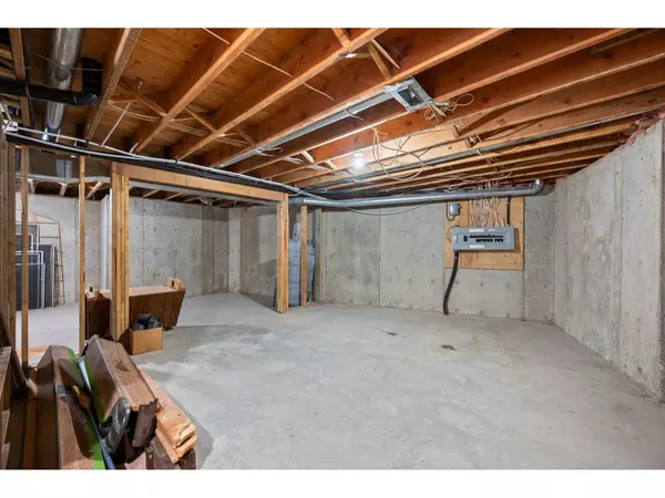 Abbotsford, BC V3G2H4,3051 ELDRIDGE ROAD