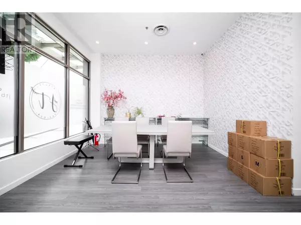 Vancouver, BC V5N2S3,1726 KINGSWAY STREET