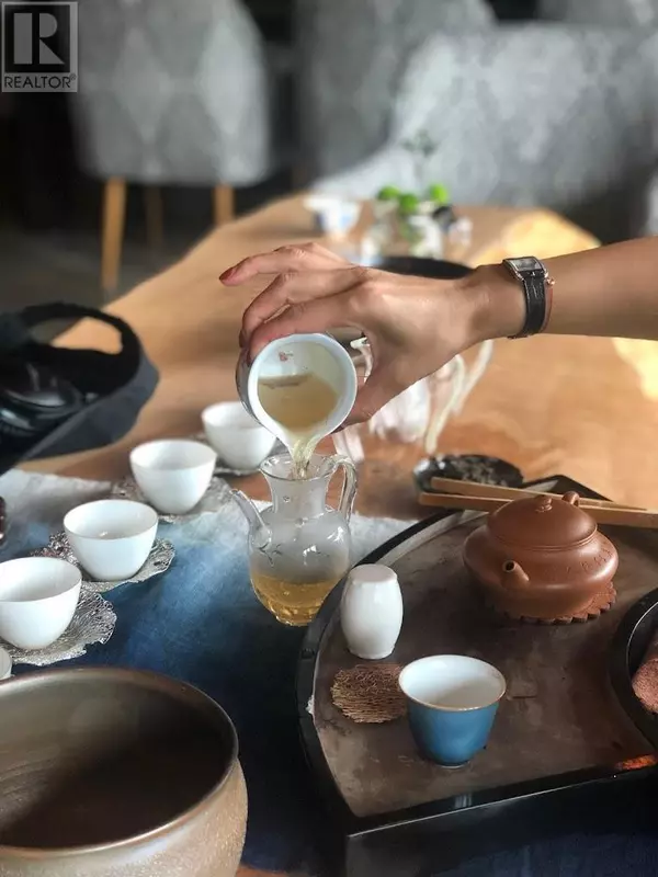 Vancouver, BC V6C2Y2,433 HORNBY STREET