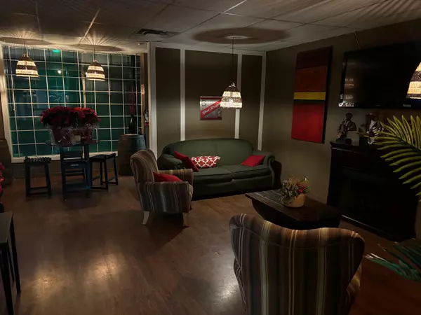 Abbotsford, BC V4X1T6,5814 RIVERSIDE STREET