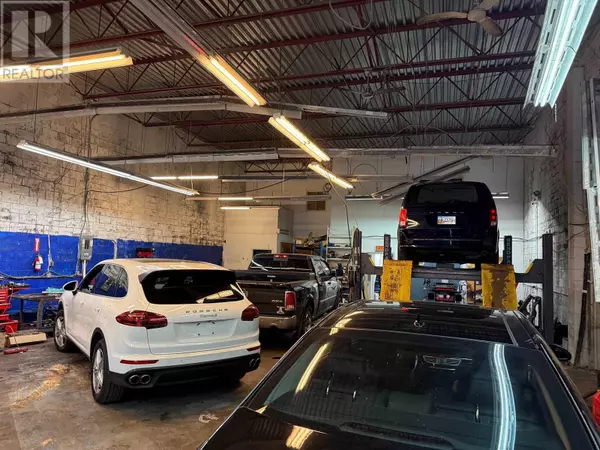 Burnaby, BC V5J4M5,6879 ANTRIM AVENUE