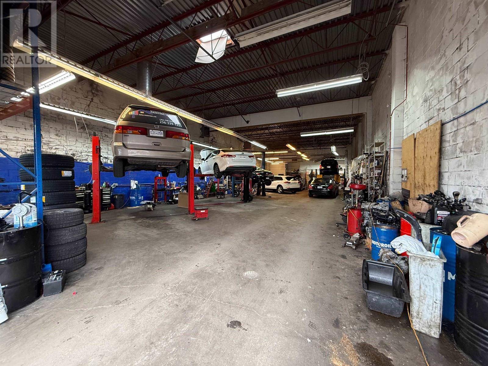 Burnaby, BC V5J4M5,6879 ANTRIM AVENUE