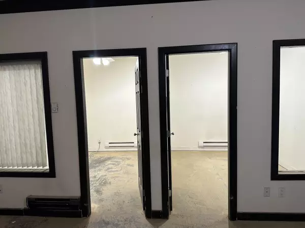 Surrey, BC V3W1B3,13045 84 AVE #107