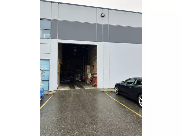 Surrey, BC V3W1B3,13045 84 AVE #108