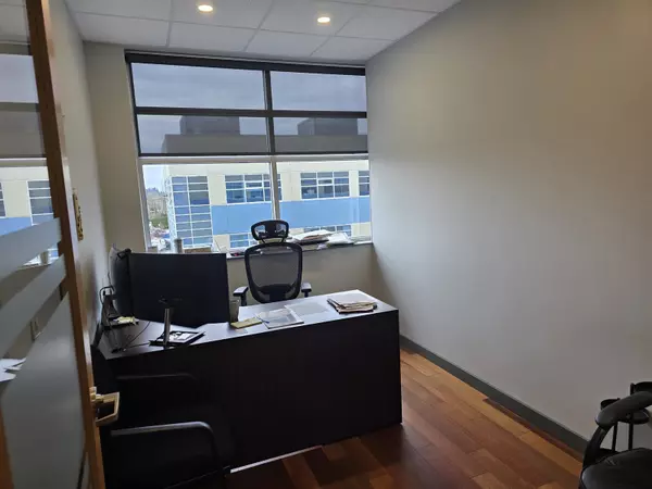 Surrey, BC V3S7A4,18525 53 AVE #217