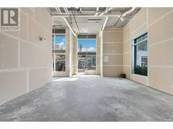 North Vancouver, BC V7P3B3,1671 LIONS GATE LANE