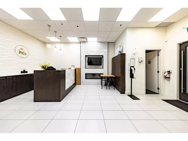 Surrey, BC V3W3A6,12725 80 #202