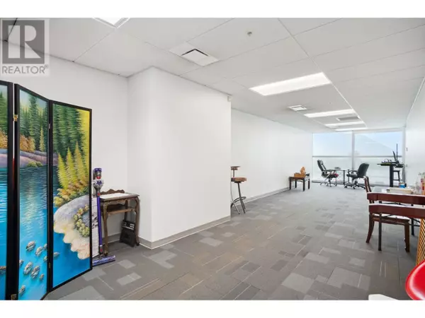 Richmond, BC V6X0J8,4000 NO. 3 RD #5165